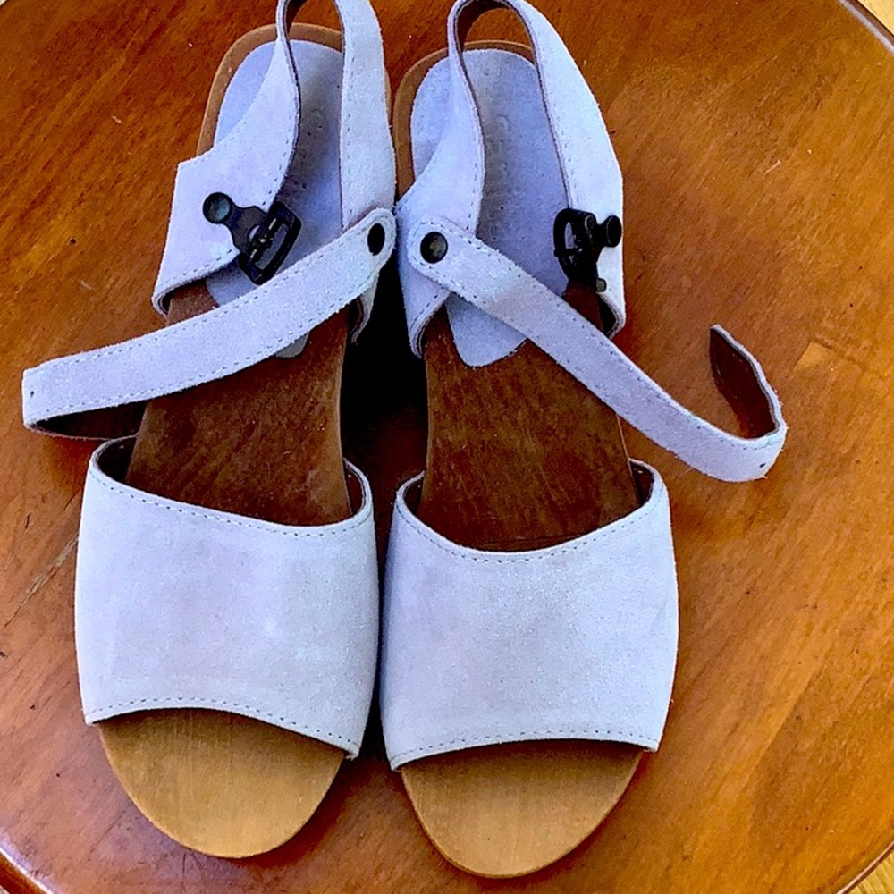LAVENDER SUEDE SANITAS WOODEN. LOGS W39